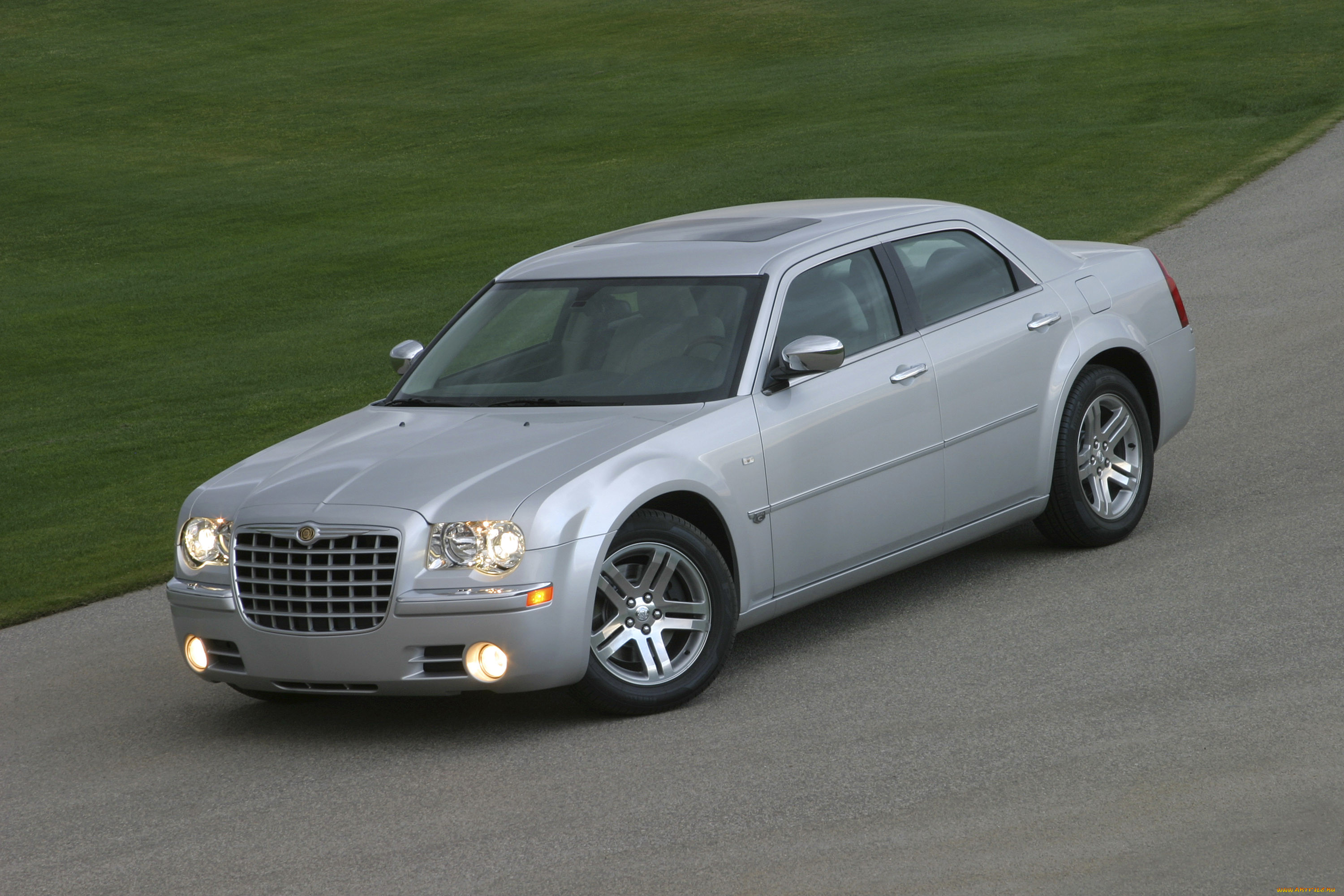 300 автомобилей. Chrysler 300c. Крайслер 300c 2005. Chrysler 300 2005. Chrysler 300c 2004.